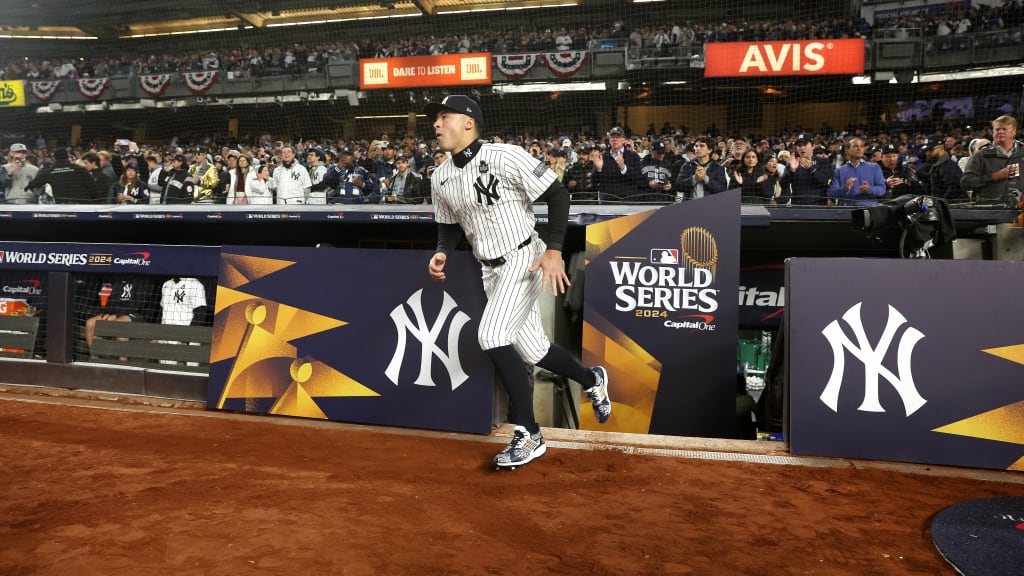 Anthony Volpe fielding for the Yankees