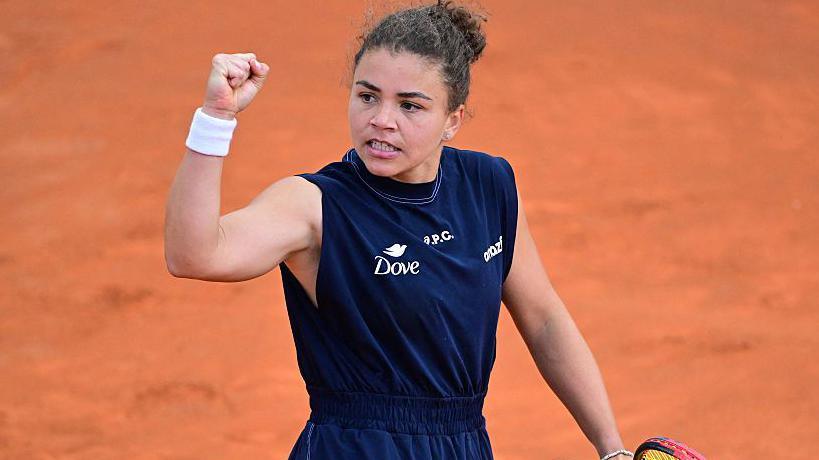 Jasmine Paolini celebrating at the Italian Open