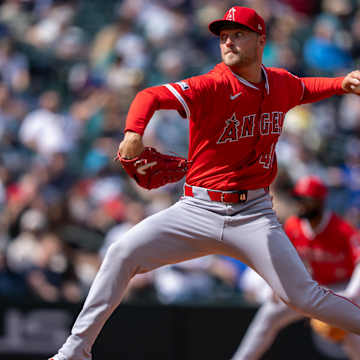Kenley Jansen on the mound for the Los Angeles Angels, honoring his late mother.