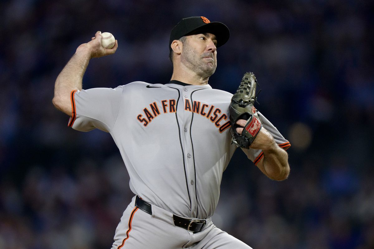 Robbie Ray pitching for the San Francisco Giants in 2025
