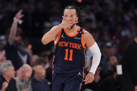 Knicks coach Tom Thibodeau mentoring Jalen Brunson during NBA Playoffs