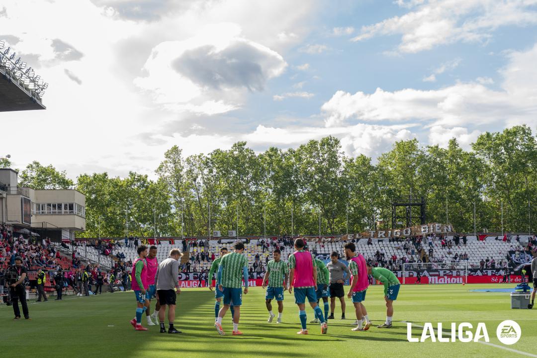 Rayo Vallecano - Betis, enfrentamiento decisivo en Vallecas