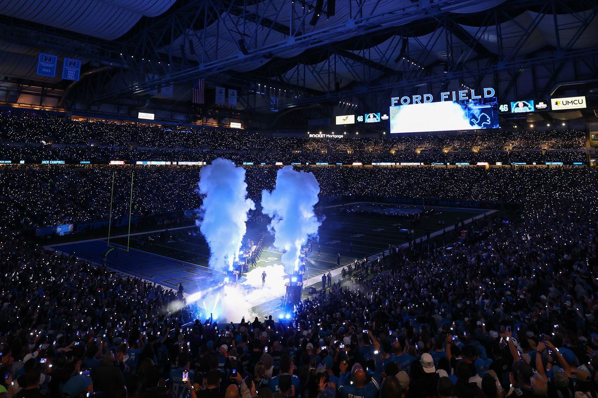 Detroit Lions schedule fans celebrate