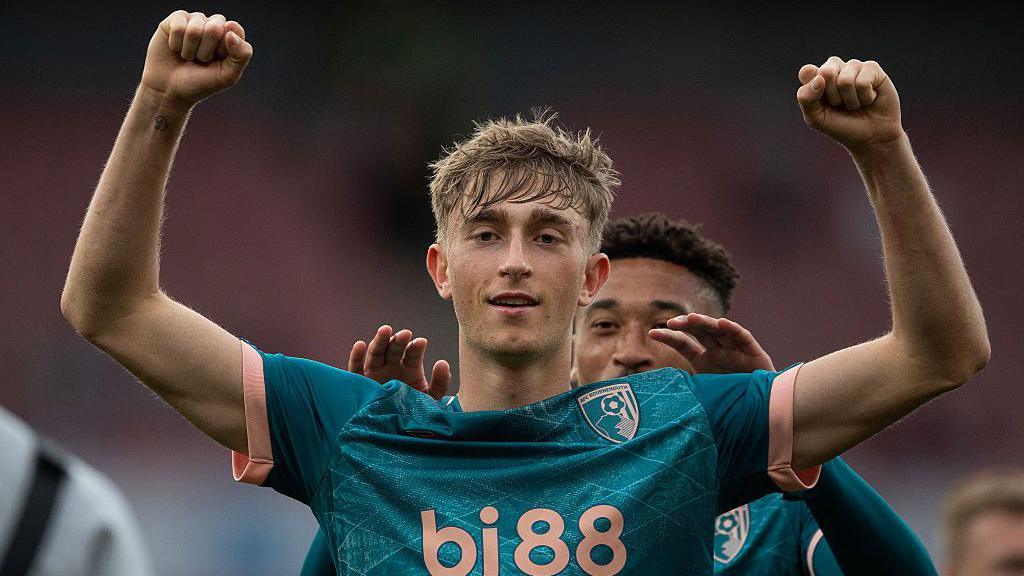 Dean Huijsen training with Bournemouth before his Real Madrid transfer