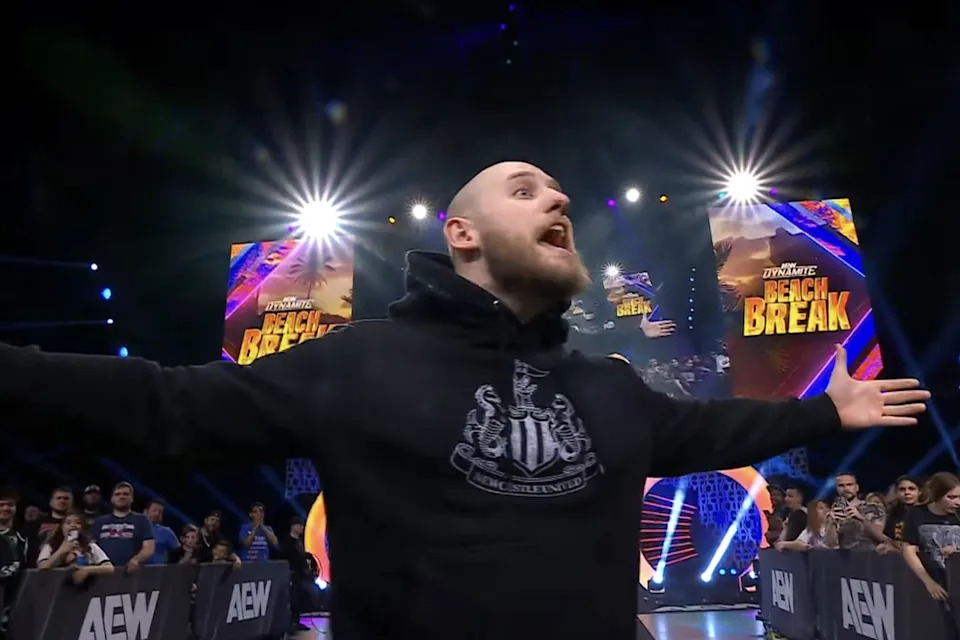 AEW's Gabe Kidd aids Jon Moxley in title defense
