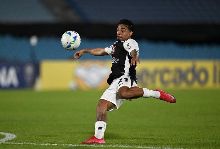 Jogadores do Corinthians comemoram vitória sobre o Racing-URU