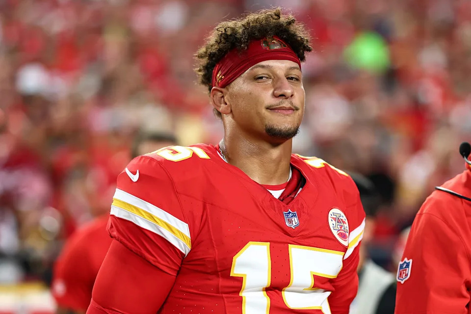 Patrick Mahomes leads the team during a primetime game, as outlined in the Kansas City Chiefs 2025 schedule