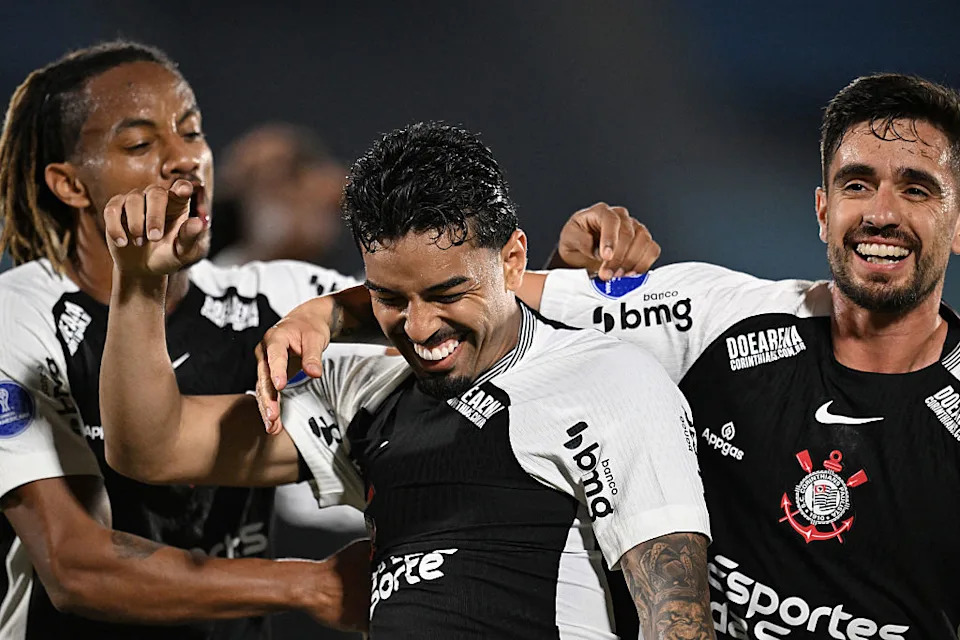 CONMEBOL Sudamericana Group Stage Clash