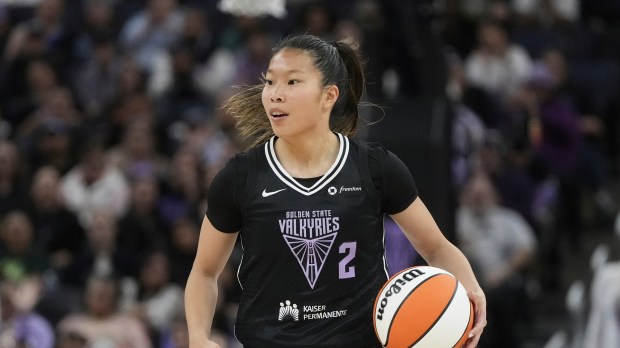 Kaitlyn Chen with the Valkyries during preseason action