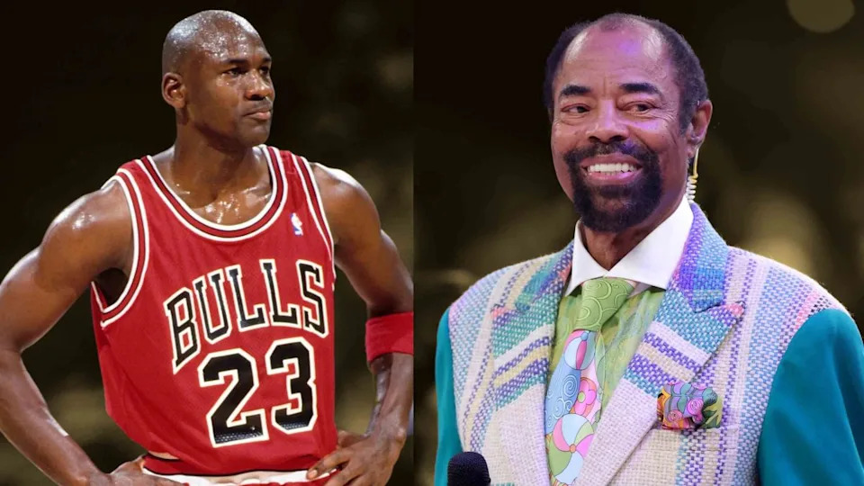 Walt Frazier during a Knicks game, showcasing his iconic playing style