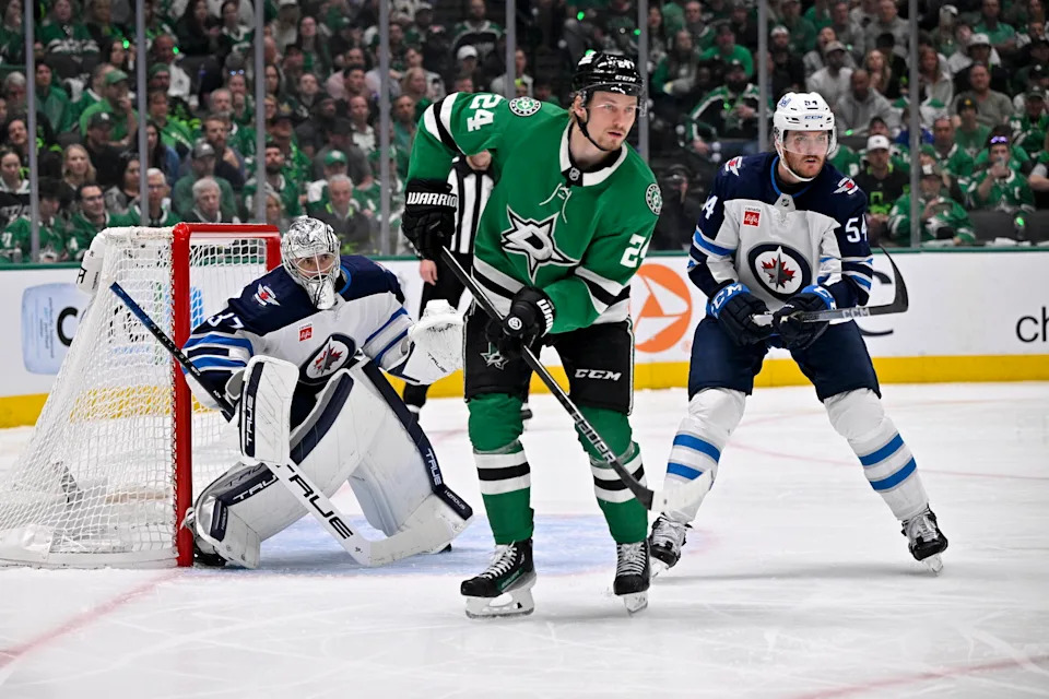 Jake Oettinger in action during the NHL playoffs