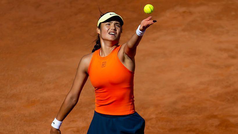 WTA live rankings player in action