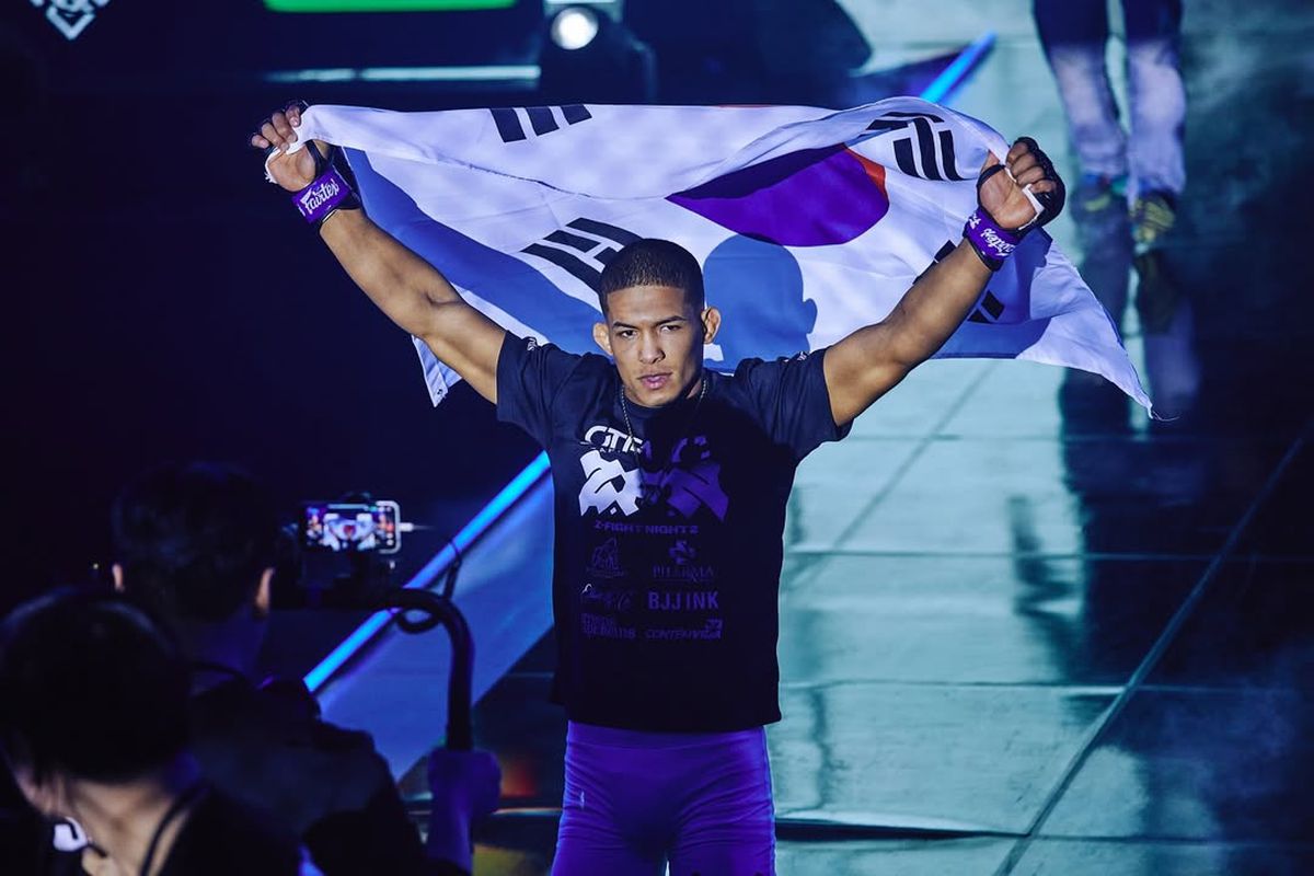 Matheus Camilo focused in the octagon during his UFC debut