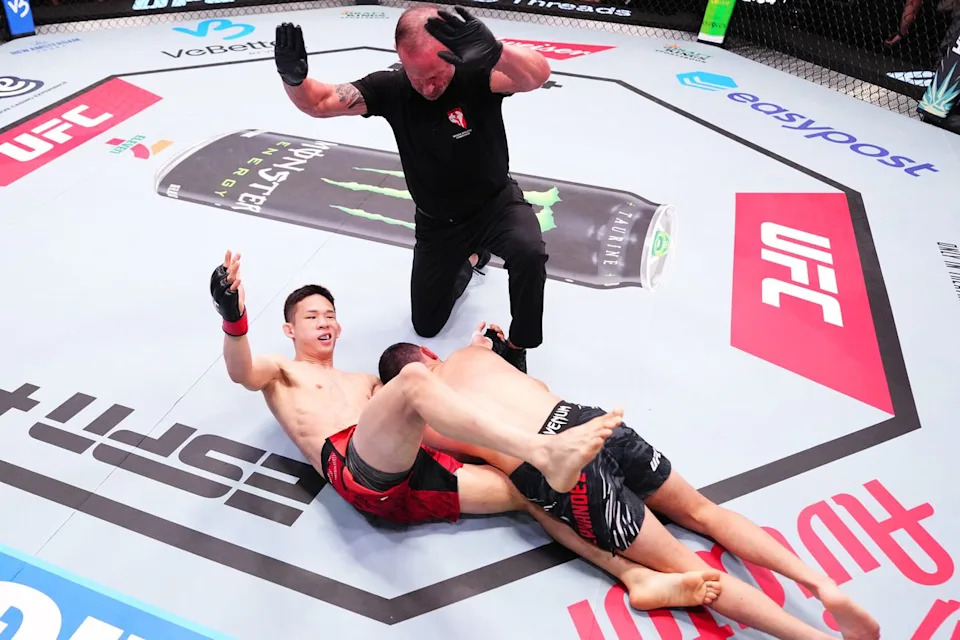 Park Hyun-Sung celebrates his victory at UFC Vegas 106