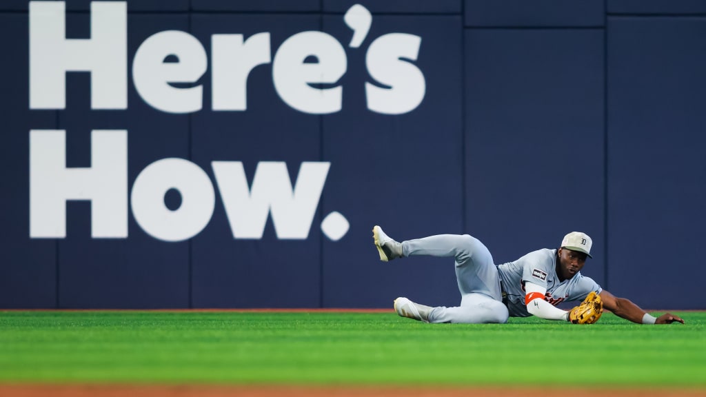 Akil Baddoo makes a dazzling catch in left field for the Detroit Tigers