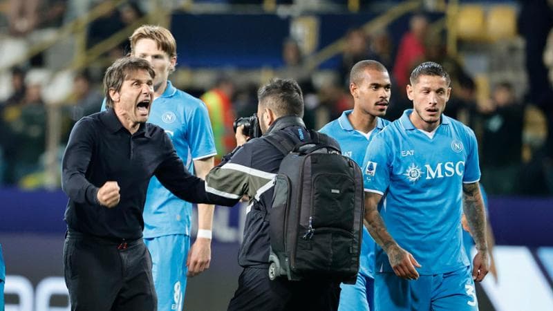 Momento saliente della partita Parma - Napoli allo stadio Tardini