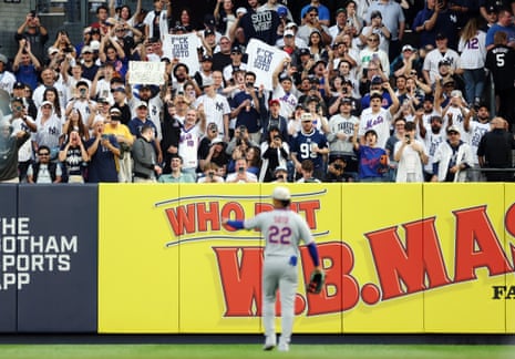 Juan Soto in right field during the Subway Series