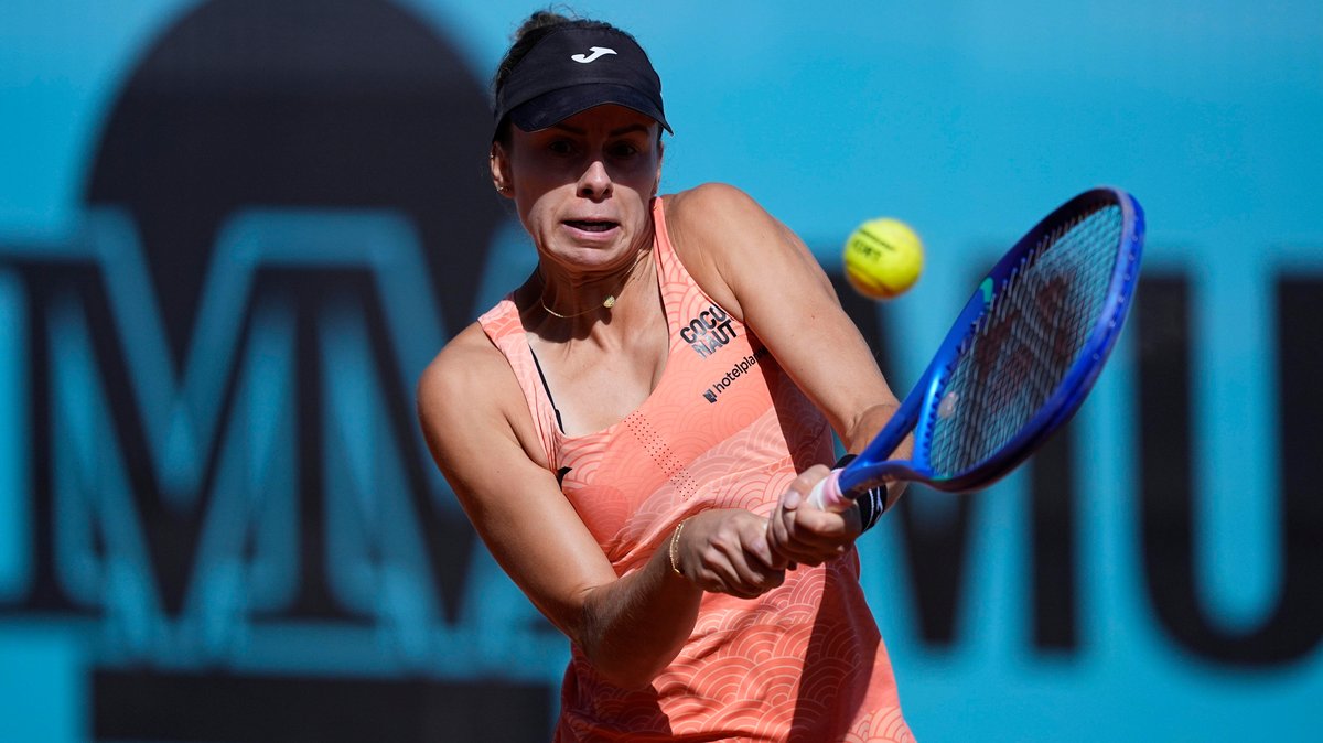 Magda Linette podczas meczu w Strasbourgu