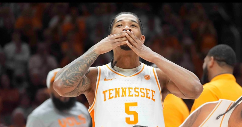 Zakai Zeigler celebrates during a Tennessee basketball game