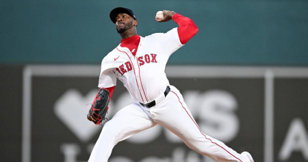 Aroldis Chapman ready to pitch in a Boston Red Sox uniform